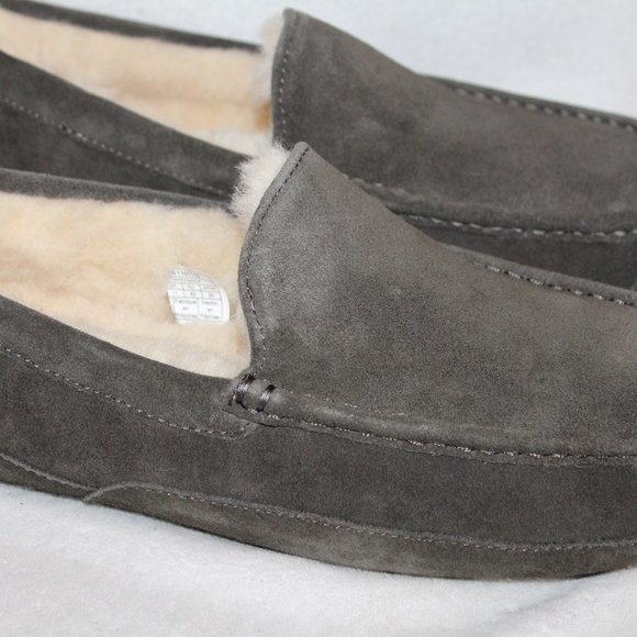 UGG MEN\'S NIB‎ ASCOT SUEDE SHEARLING SLIPPERS